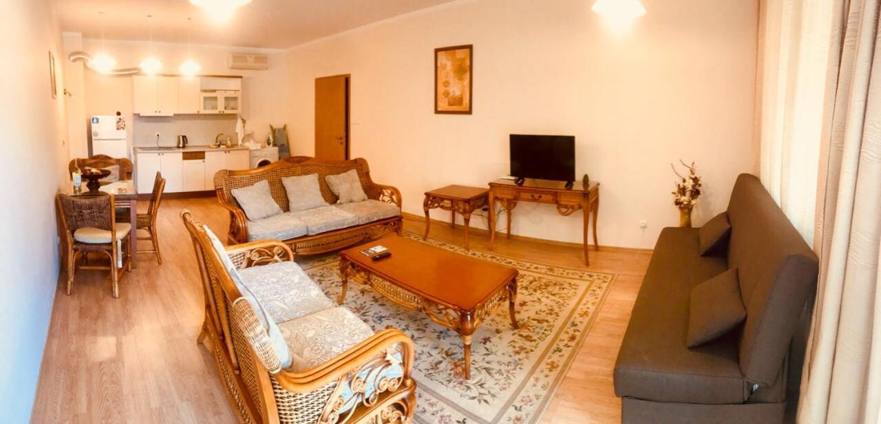 Oasis Suites Apartments And Studios Равда Екстер'єр фото